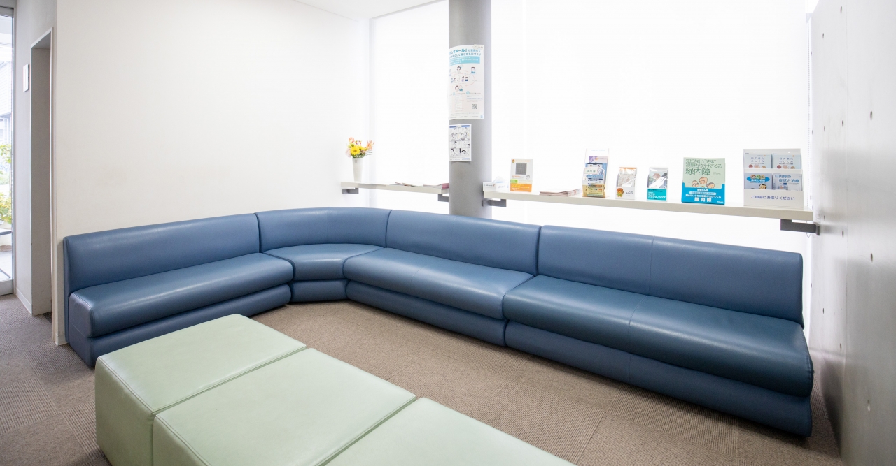 いずみ眼科 待合室